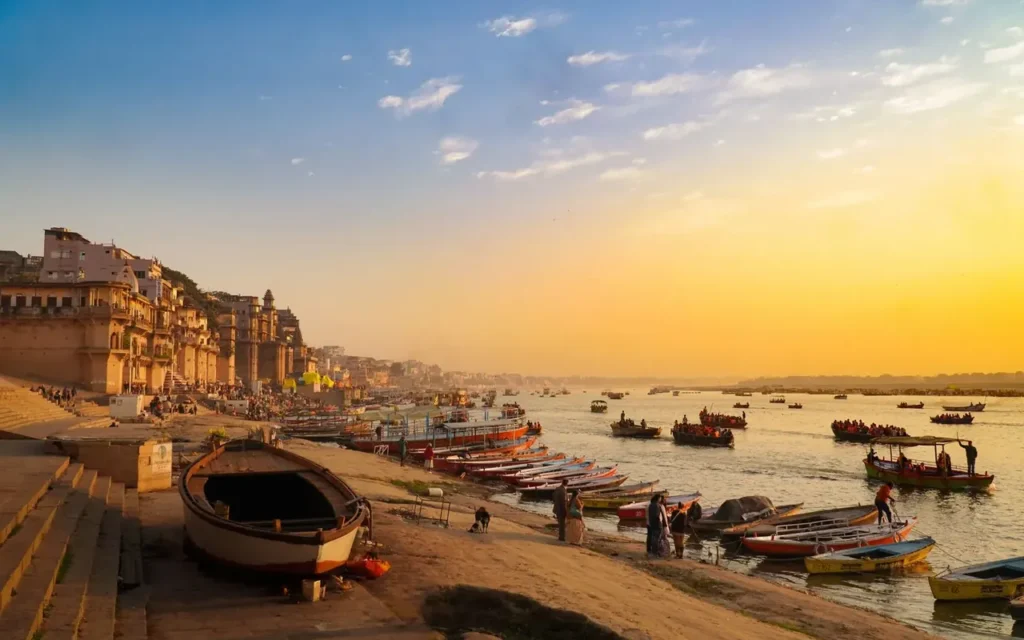 Ghats of Varanasi at sunrise – digital marketing company in Varanasi for hotels and craft brands